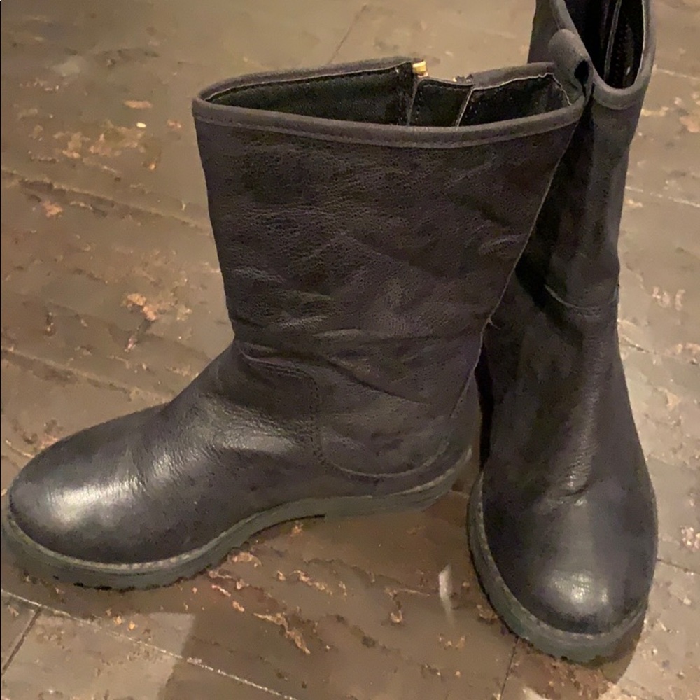 Peek! Black Flynn-Lea boots